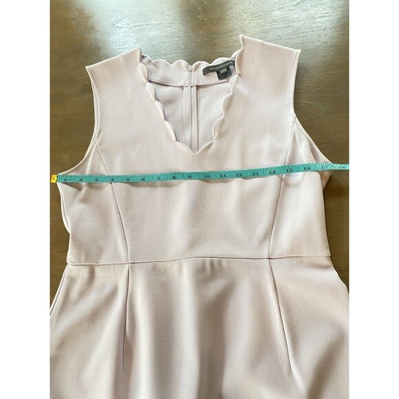 French Connection Size 8 Lula Scalloped V Neck Dress Stretch Sheath - Picture 11 of 13